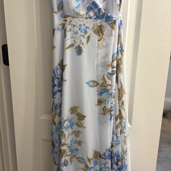 Oh-So Romantic Pale Blue Floral Print Sleeveless Wrap Maxi Dress - Picture 5 of 6